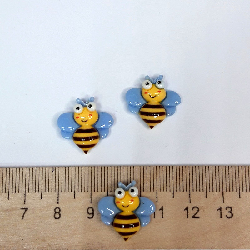 картинка Кабошон "Пчелка" 17х18мм (3581) от магазина Пряжа Макошь Ярославль