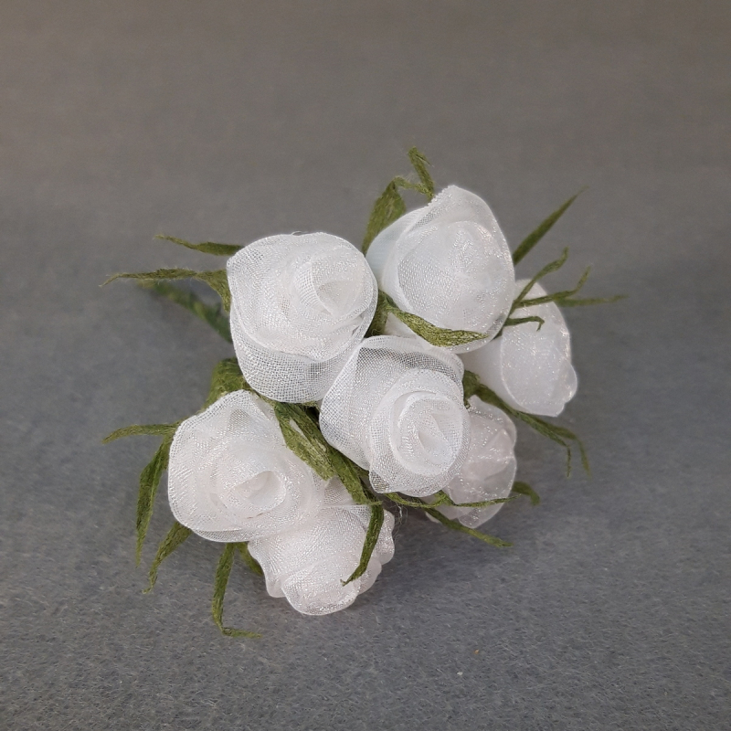 картинка Букетик 8-10см-розы из органзы-7шт. цв.белый от магазина Пряжа Макошь Ярославль