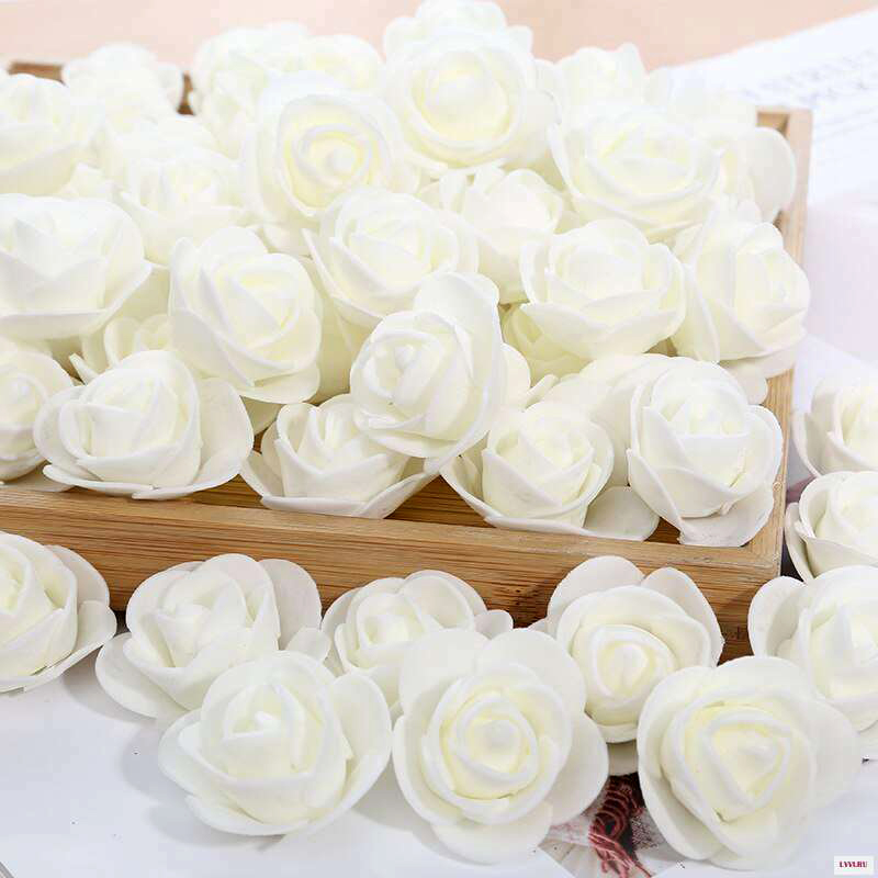 картинка Розы из фоамирана 3см-10шт. цв. белый от магазина Пряжа Макошь Ярославль
