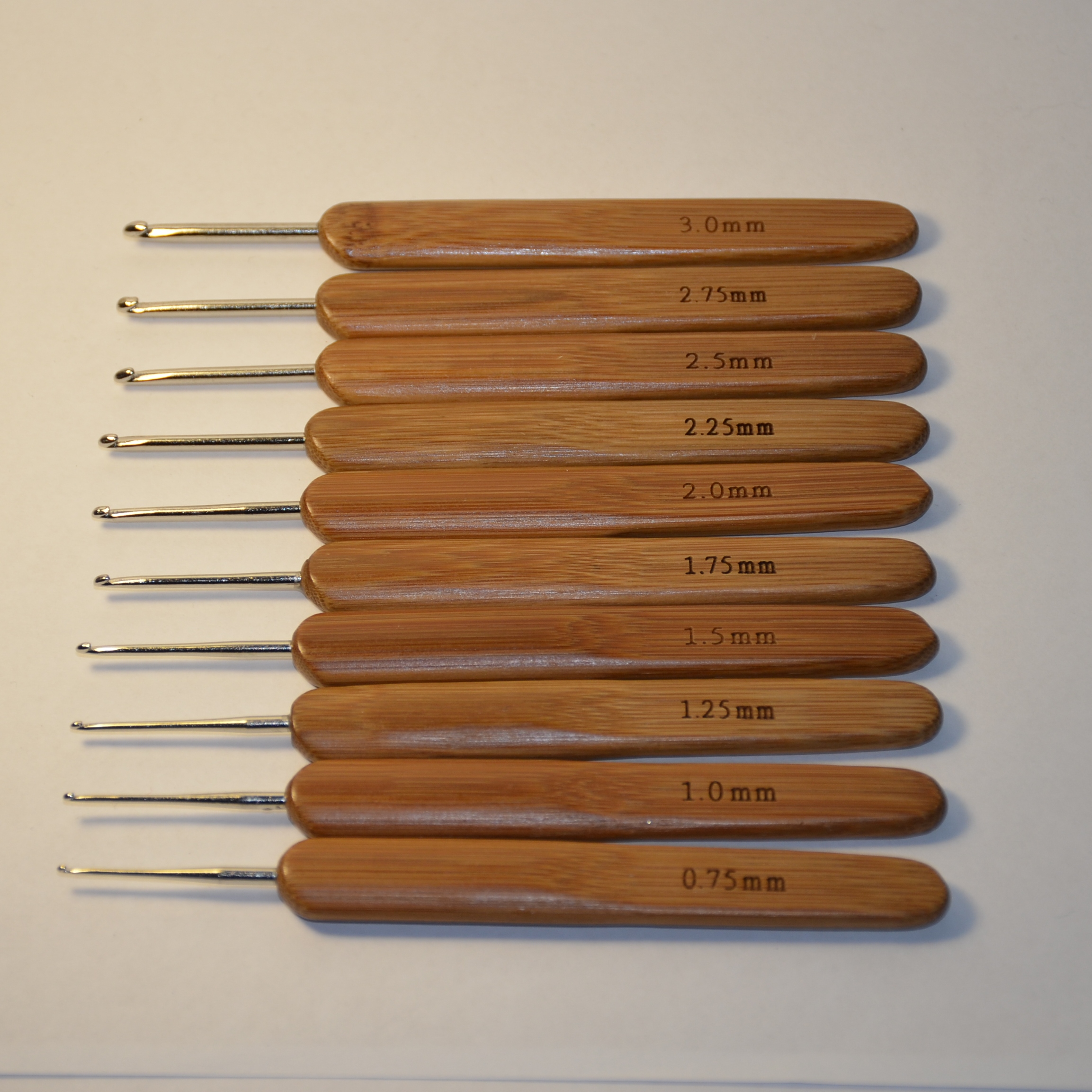 картинка Крючок с бамбуковой ручкой-4.0мм от магазина Пряжа Макошь Ярославль