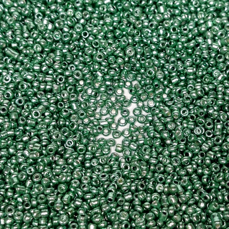 картинка Бисер 12/0-50гр. цв.1118 зеленый металик от магазина Пряжа Макошь Ярославль