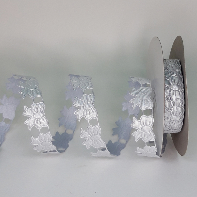 картинка Лента декоративная 20мм-1м бантики цв.серебро от магазина Пряжа Макошь Ярославль