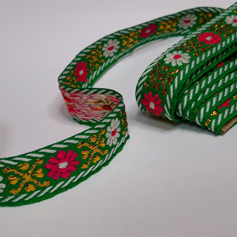 картинка Тесьма жаккардовая с люрексом 20мм-2,5м цв.зеленый от магазина Пряжа Макошь Ярославль