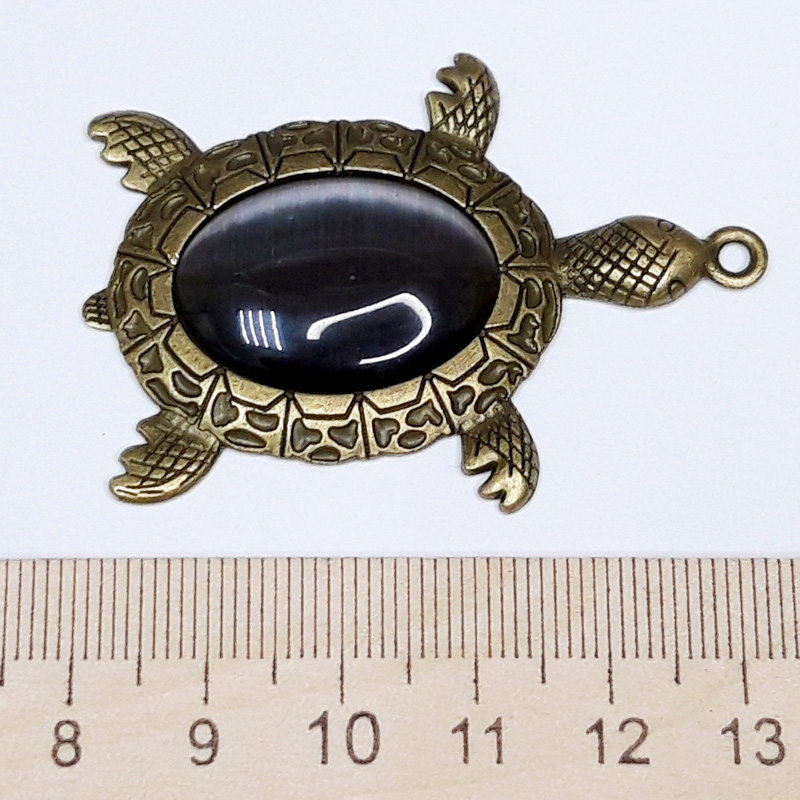 картинка Подвеска Черепаха с камнем кошачий глаз 55х39мм (8042) от магазина Пряжа Макошь Ярославль