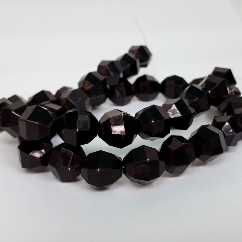 картинка Бусины пластик прозрачные на нити 11 х 11мм цв.672 черный от магазина Пряжа Макошь Ярославль