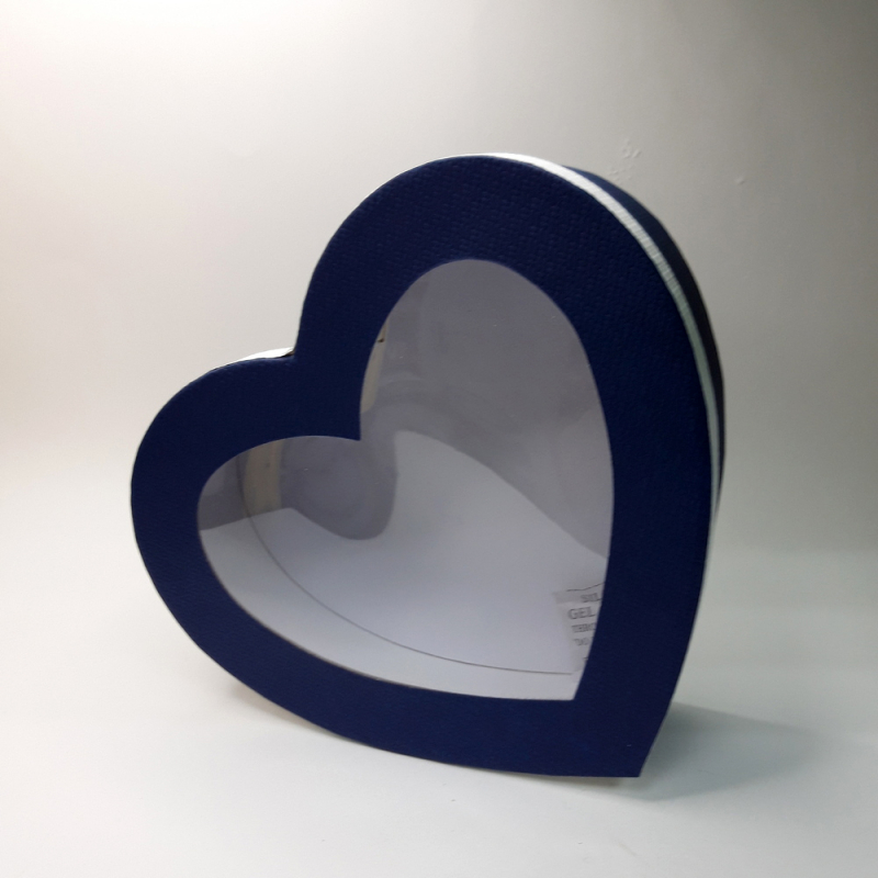 картинка Коробка-сердце 21,5 × 19,5 × 6,5 см с прозрачной крыжкой от магазина Пряжа Макошь Ярославль